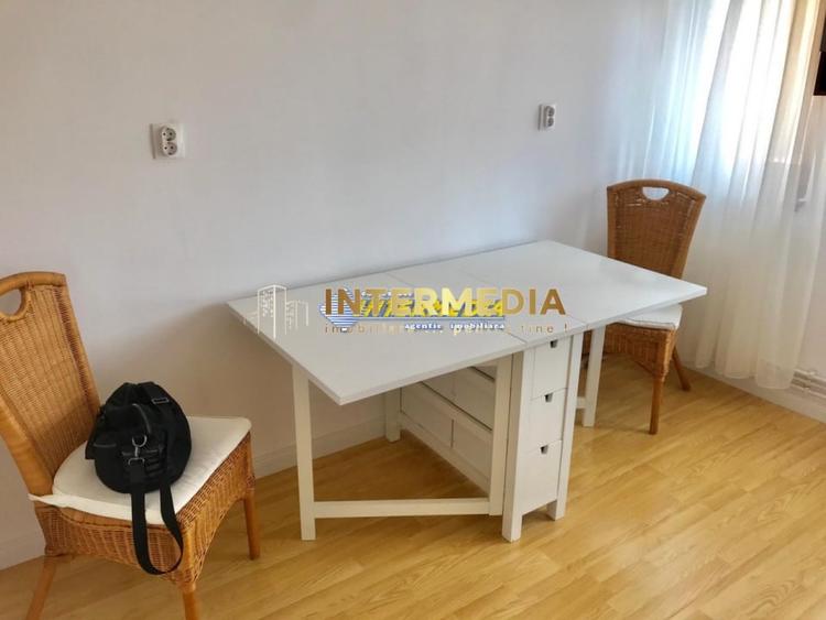 Apartament cu 2 camere decomandat, mobilat în Central