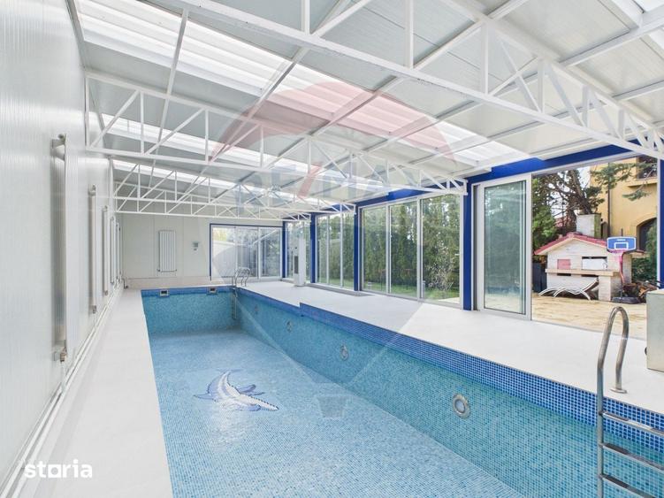 Casă cu 8 camere cu Teren 1120 Mp în Central