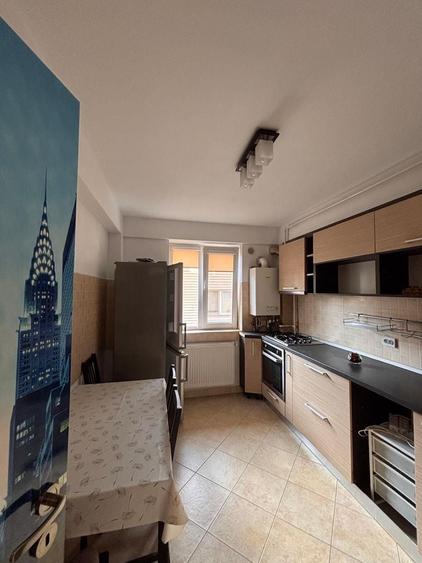 Apartament 2cam, decomandat, centrala proprie, parcare privata, metrou - 12