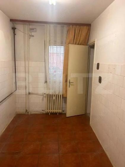 Apartament cu 2 camere semidecomandat în Spitalul Județean