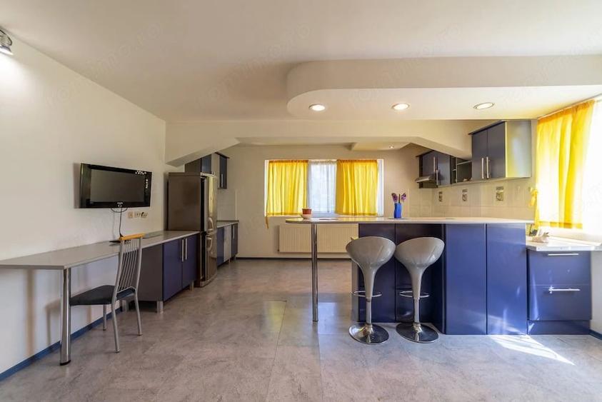 Apartament cu 6 camere decomandat în Găvana