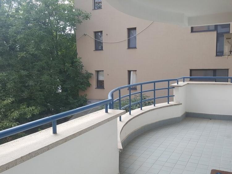 Apartament cu 3 camere decomandat, mobilat în Herăstrău