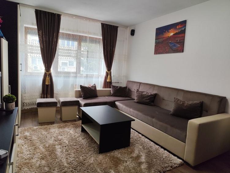 Apartament cu 3 camere decomandat în Micălaca