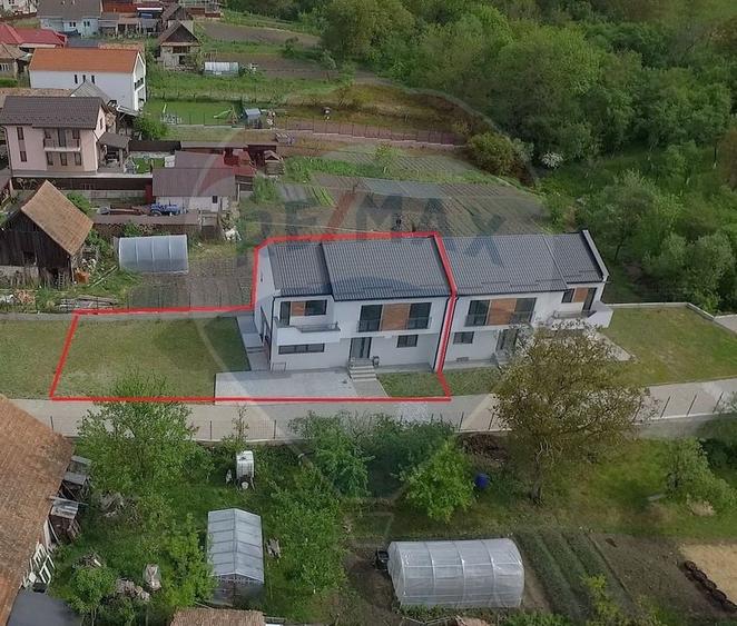 Duplex cu 4 camere cu Teren 222 Mp în Chinteni