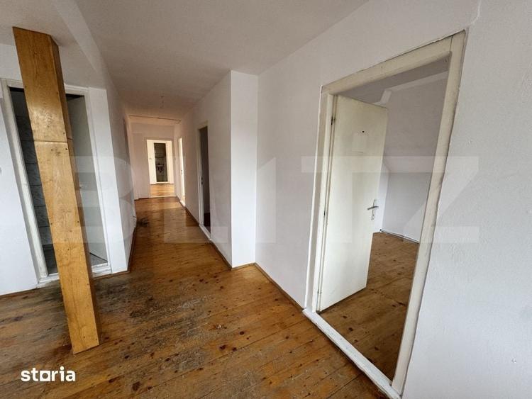 Casă cu 6 camere cu Teren 250 Mp în Central