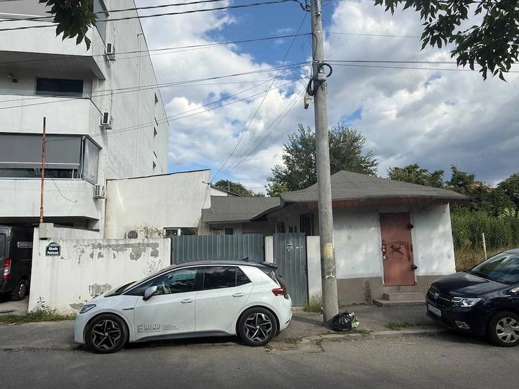Casă cu Teren 251 Mp în Petricani