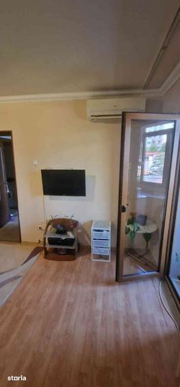 Apartament cu 2 camere decomandat în Titan