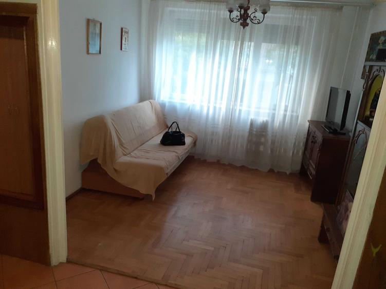 Apartament cu 4 camere decomandat în Exterior Vest