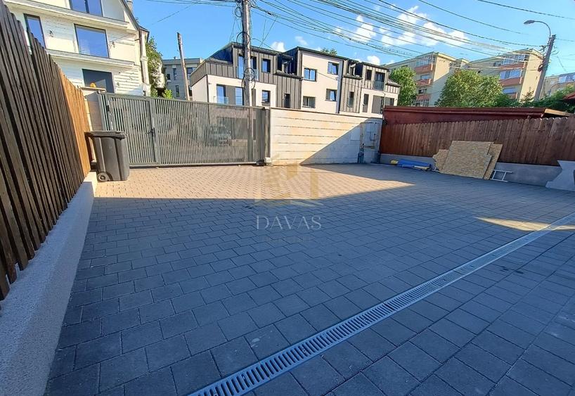 Birou, de 500 mp, în Zorilor