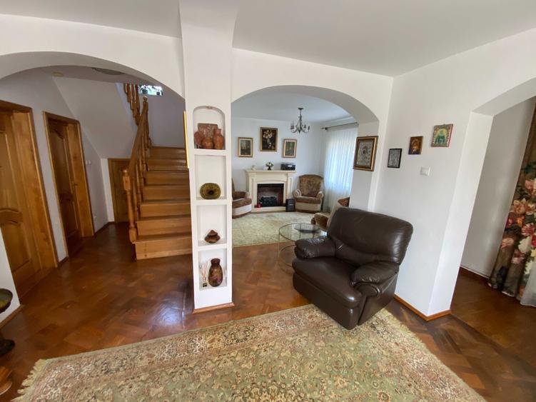 Casă cu 4 camere cu Teren 600 Mp în Valea