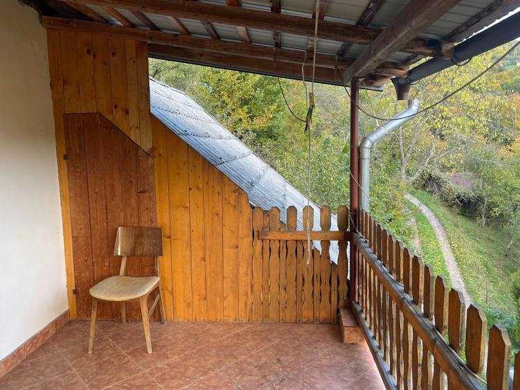 Casă cu 3 camere în Bulz
