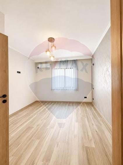 Apartament cu 3 camere decomandat în Calea Călărașilor