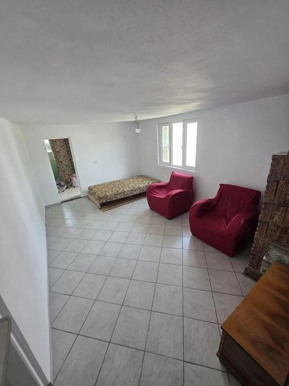 Casă cu 3 camere cu Teren 300 Mp în Tamași