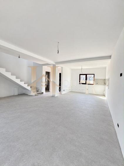 Duplex cu 4 camere cu Canalizare în Urseni