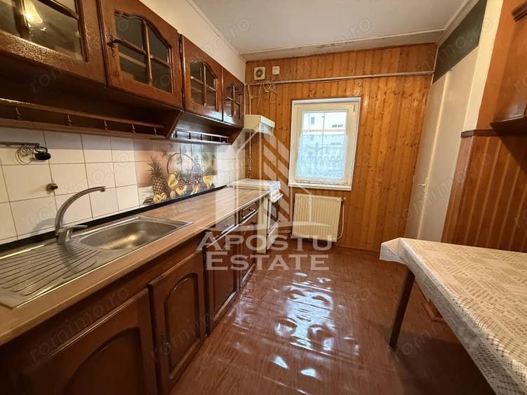 Apartament cu 3 camere decomandat în Central