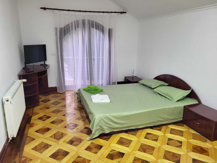 Casă cu 4 camere cu Teren 1200 Mp în Centura
