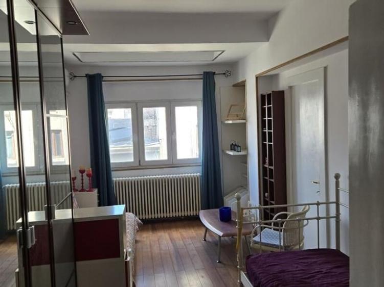 Apartament cu 4 camere semidecomandat, mobilat în Cișmigiu