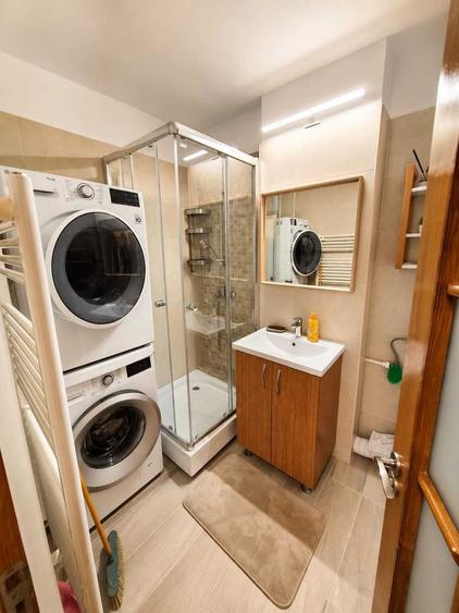 Apartament cu 3 camere decomandat în Drumul Taberei