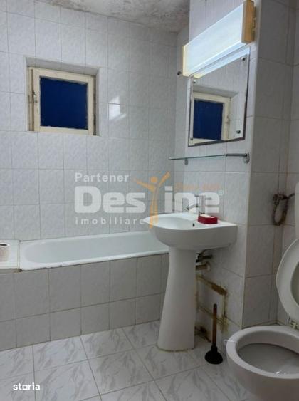 Apartament cu 4 camere decomandat în Rahova