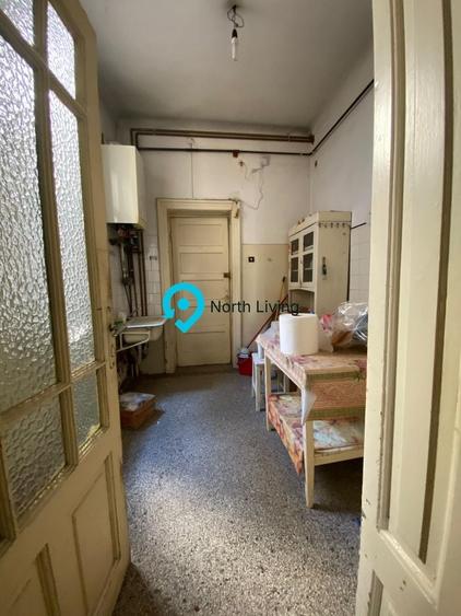 Apartament cu 3 camere decomandat în Mitropolie