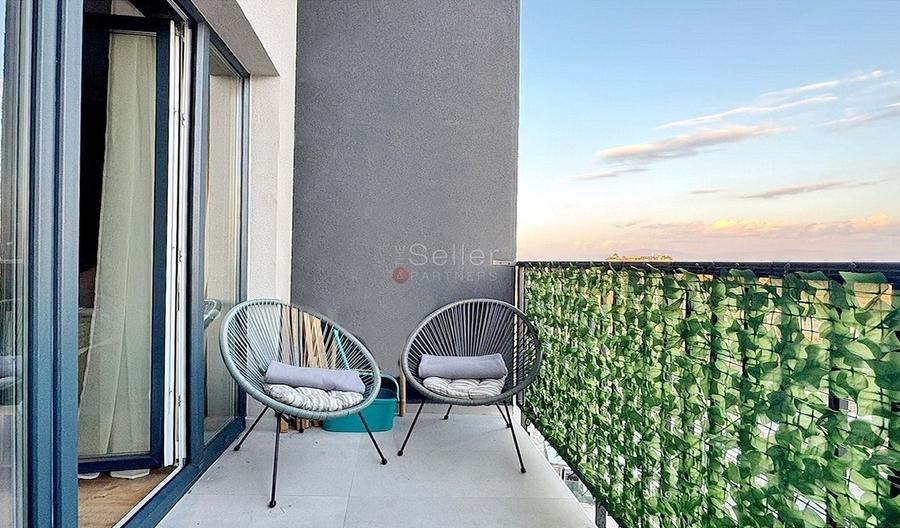 Apartament cu 3 camere decomandat, mobilat în Triaj