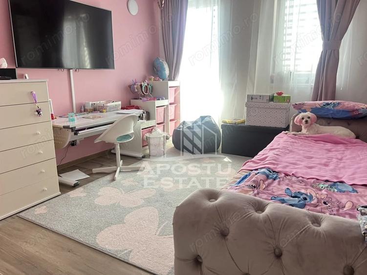 Apartament cu 3 camere decomandat în Giarmata
