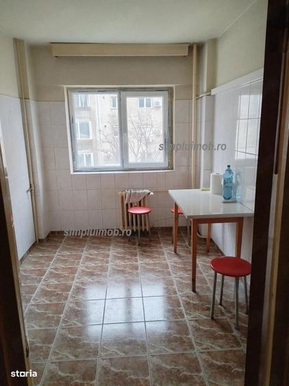 Apartament cu 3 camere în Vitan