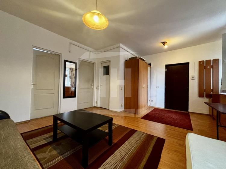 Apartament cu 2 camere semidecomandat, mobilat în Central