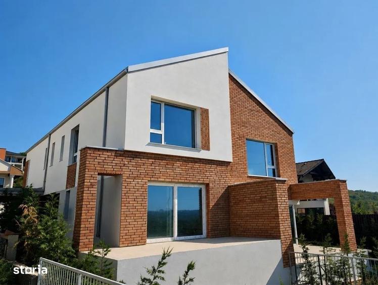 Casă cu 4 camere în Central