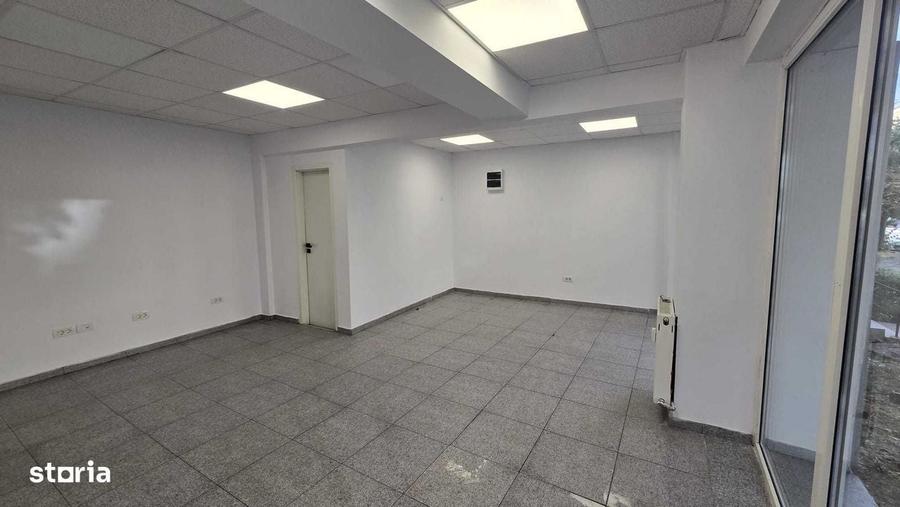 Spațiu comercial, de 37 mp, în Decebal