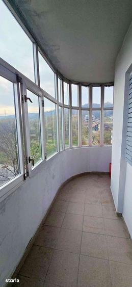 Apartament cu 3 camere în Traian