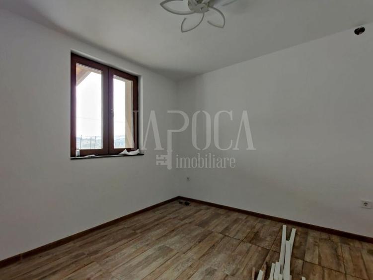 Casă individuală cu 5 camere cu Canalizare în Apahida