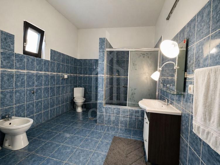 Casă individuală cu 4 camere cu Canalizare în Șura Mare