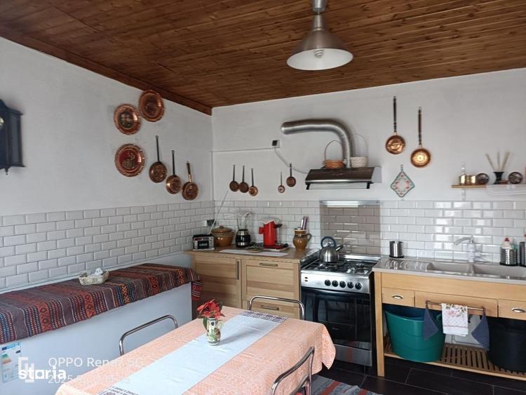 Casă cu 4 camere în Frunzeni