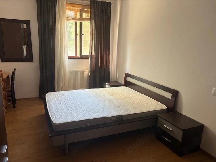 Apartament cu 3 camere decomandat în Exterior Vest