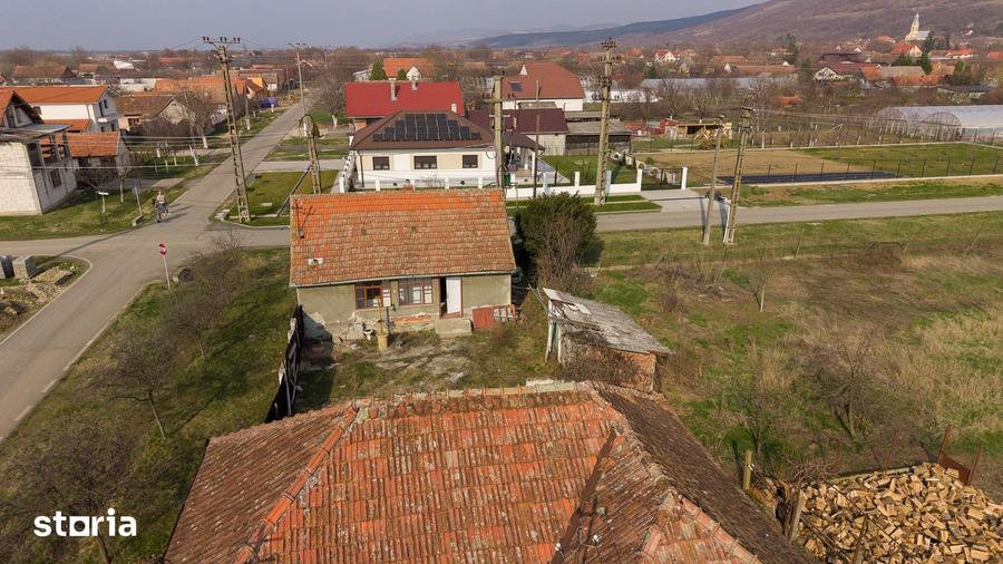 Casă cu 2 camere cu Teren 1570 Mp în Ghioroc