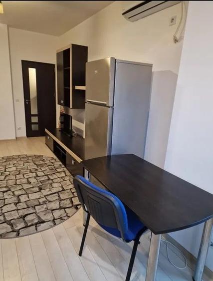 Apartament cu 2 camere semidecomandat în Mihai Bravu