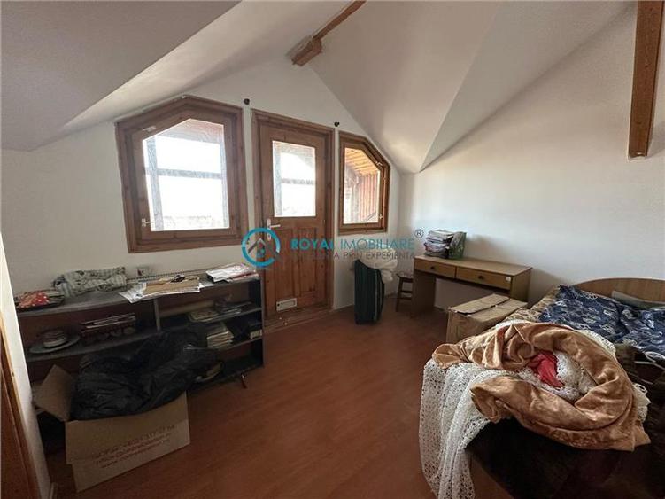 Casă individuală cu 6 camere cu Garaj în Central