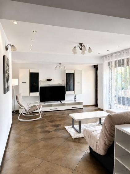 Apartament cu 3 camere semidecomandat, mobilat în Dorobanți