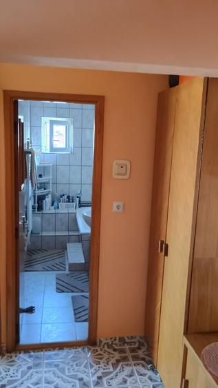 Apartament cu 3 camere decomandat în Drumul Carului