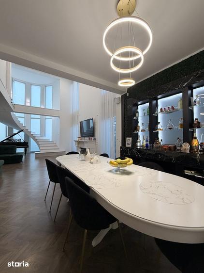 Casă cu 10 camere cu Teren 430 Mp în Sântandrei
