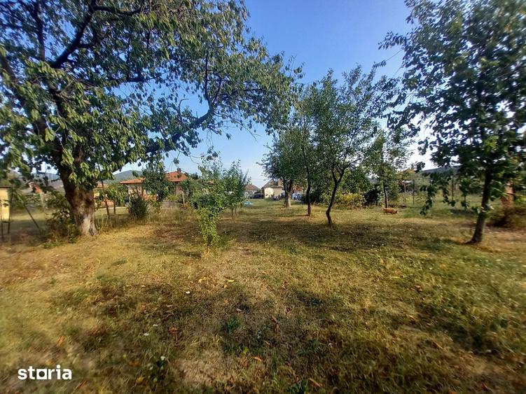 Casă cu 4 camere cu Teren 300 Mp în Vasile Alecsandri