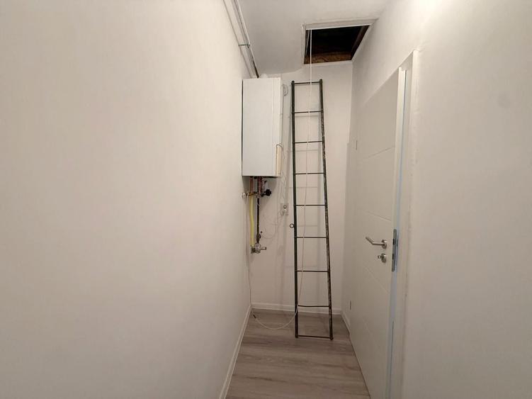 Duplex cu 4 camere cu Canalizare în Plopi