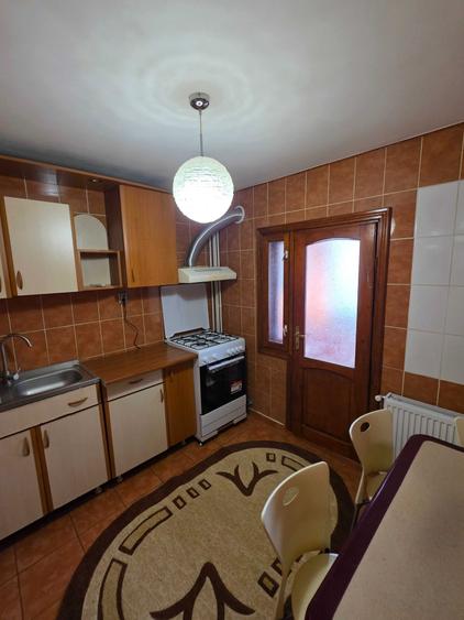 Apartament cu 2 camere decomandat în Rovine