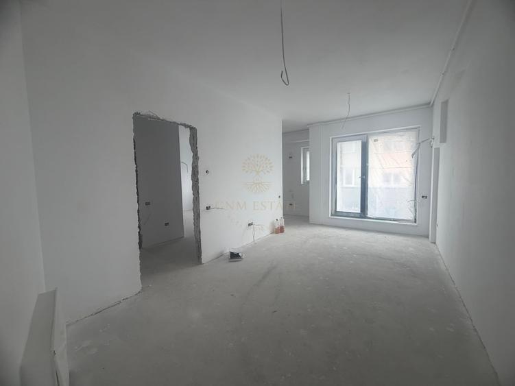 Apartament cu 2 camere semidecomandat, mobilat în Eminescu