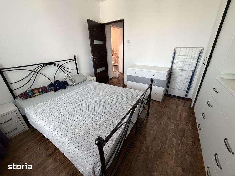 Apartament cu 3 camere decomandat în Berceni