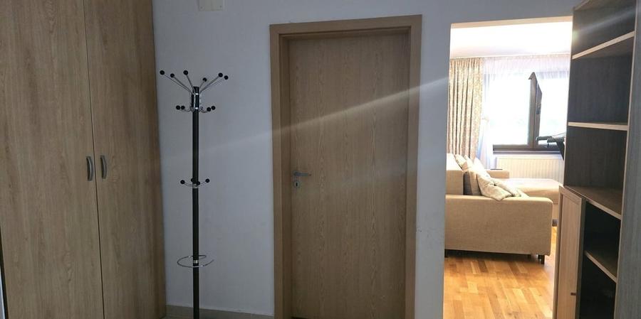 Apartament cu 4 camere decomandat în Crângași