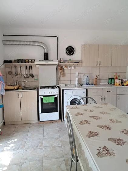 Casă cu 4 camere cu Teren 750 Mp în Chercea