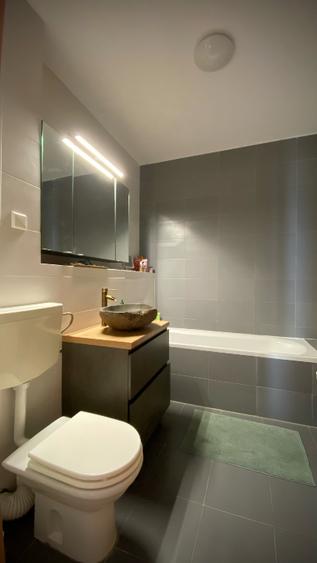 Apartament cu 3 camere semidecomandat, mobilat în Doamna Ghica