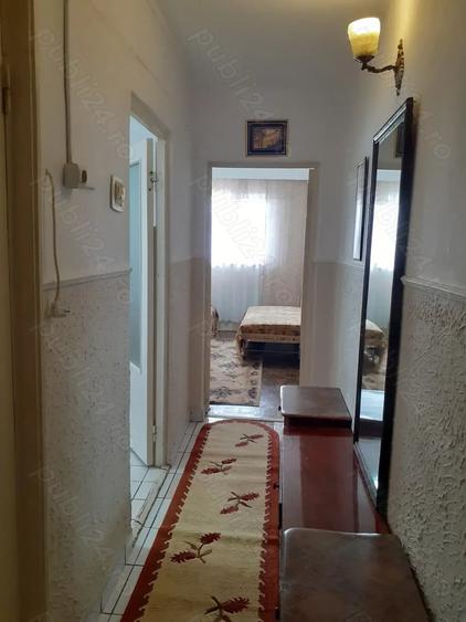 Apartament cu 3 camere semidecomandat în Hipodrom